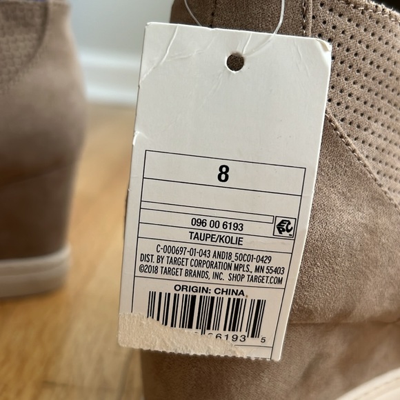 Target A New Day, high top sneakers, taupe, NWT, size 8 - Picture 6 of 6